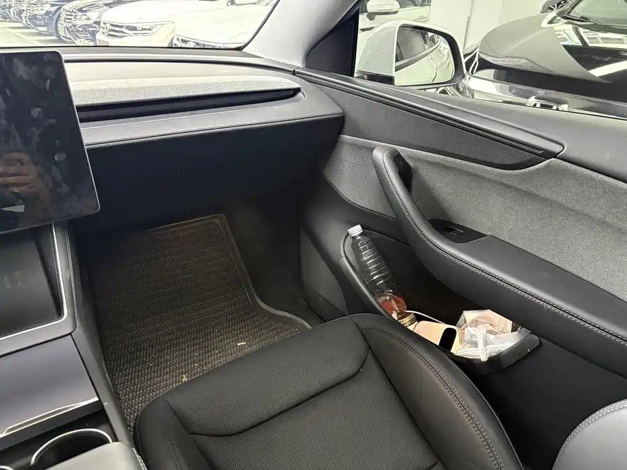 Tesla Model Y 2025 #19 Tesla Model Y 2025 car image #19