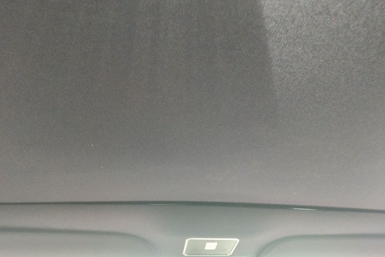 Tesla Model Y 2023 car image #16