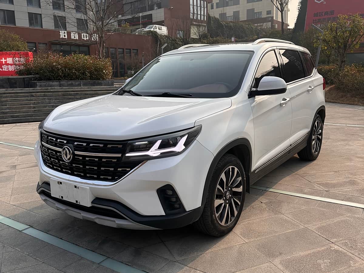 Forthing T5 2018 Forthing T5 2018 immagine di auto