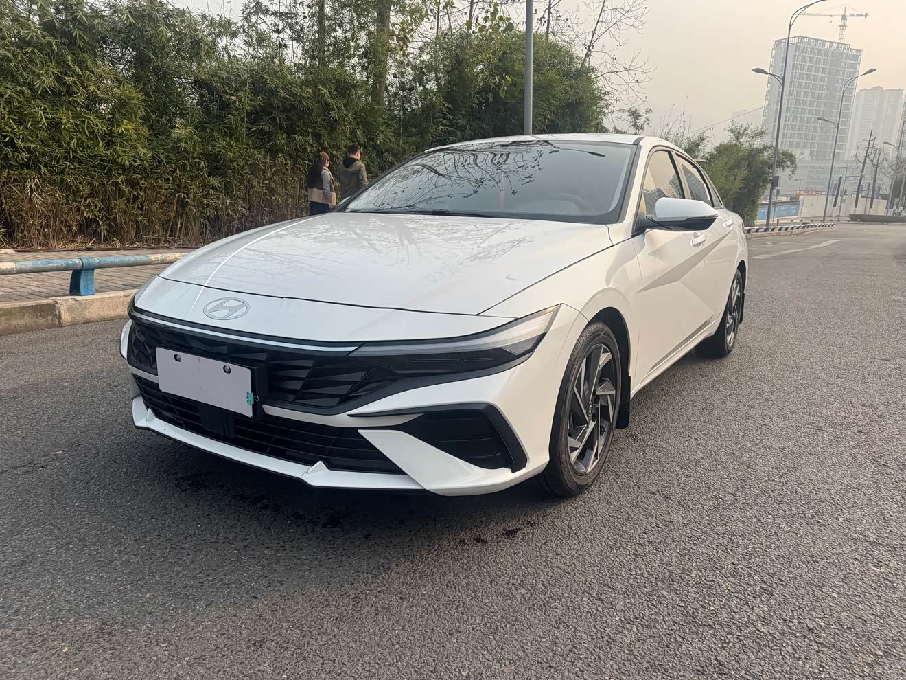 Hyundai Elantra 2025 immagine di auto 