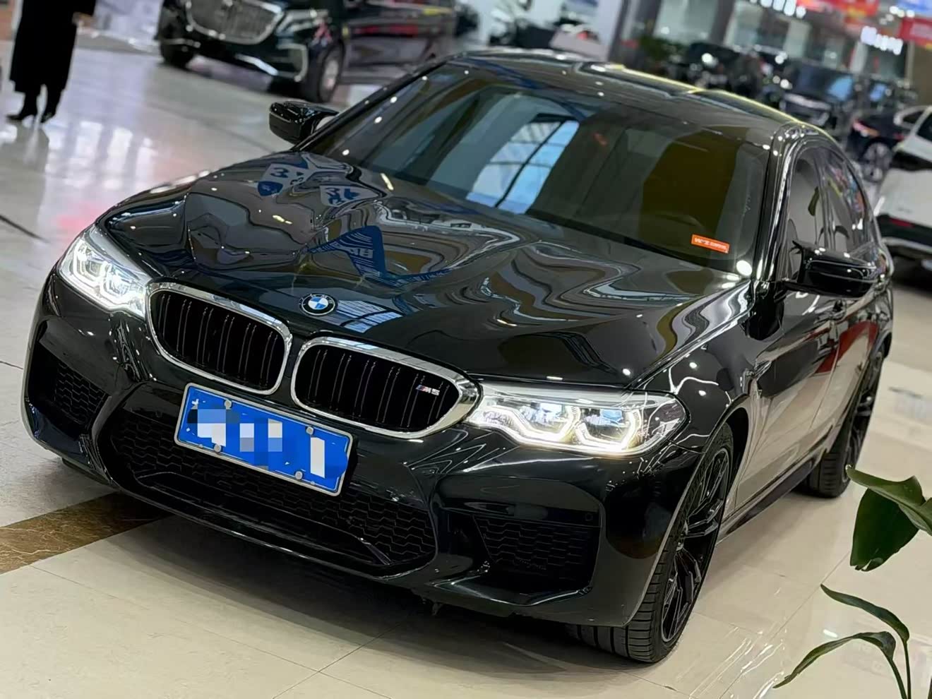 BMW M5 2018 car image 