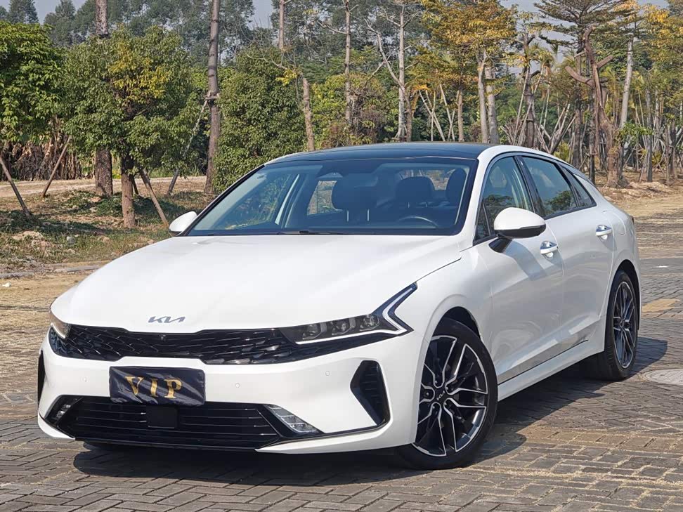 Kia K5 2021 car image 