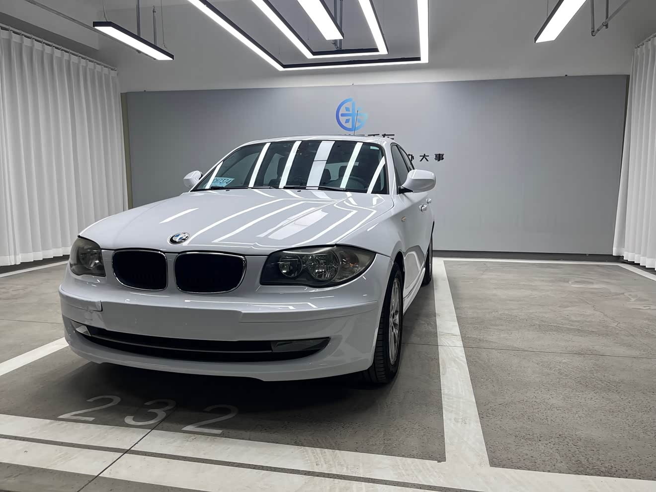 BMW 1 Series (Imported) 2011 car image 