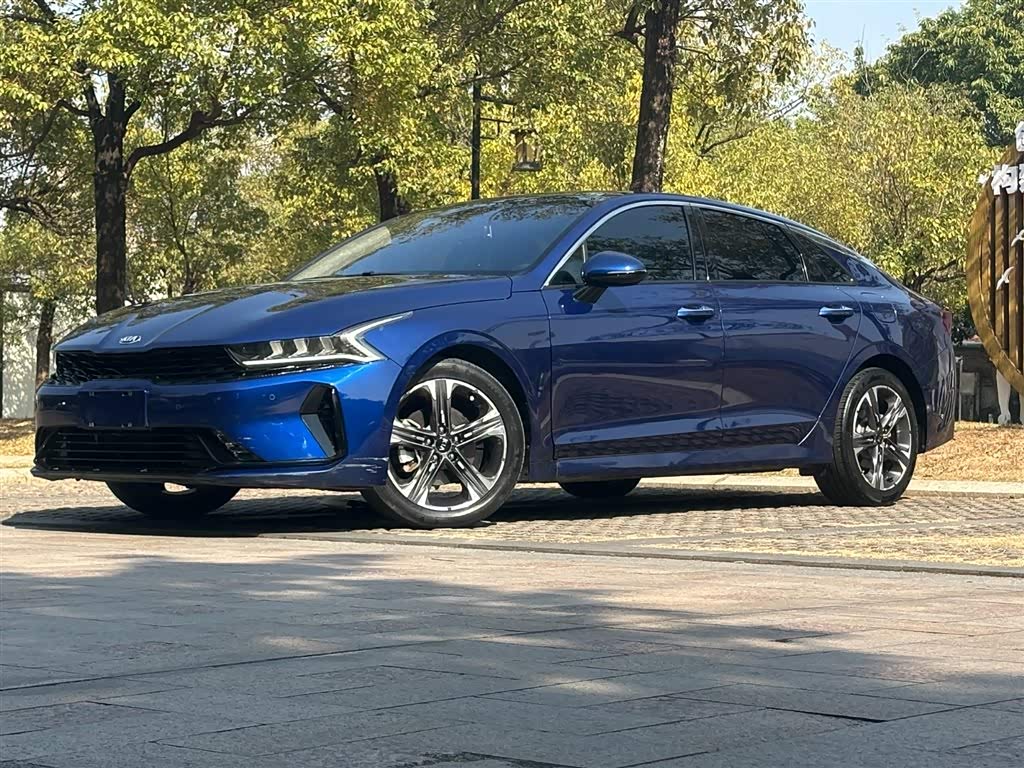 Kia K5 2021 car image 