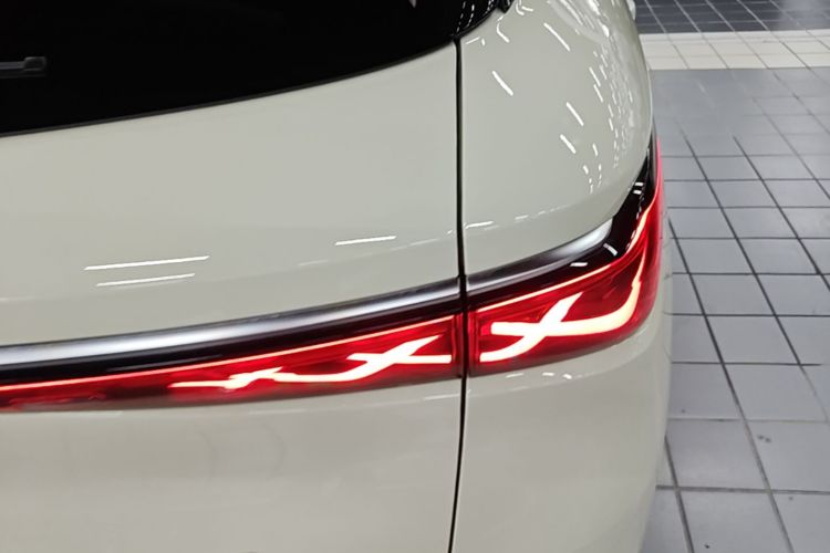 2025 car image #8