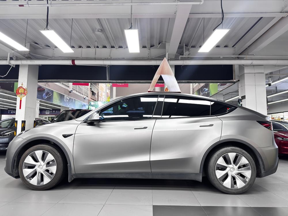 Tesla Model Y 2021 #4 Tesla Model Y 2021 car image #4