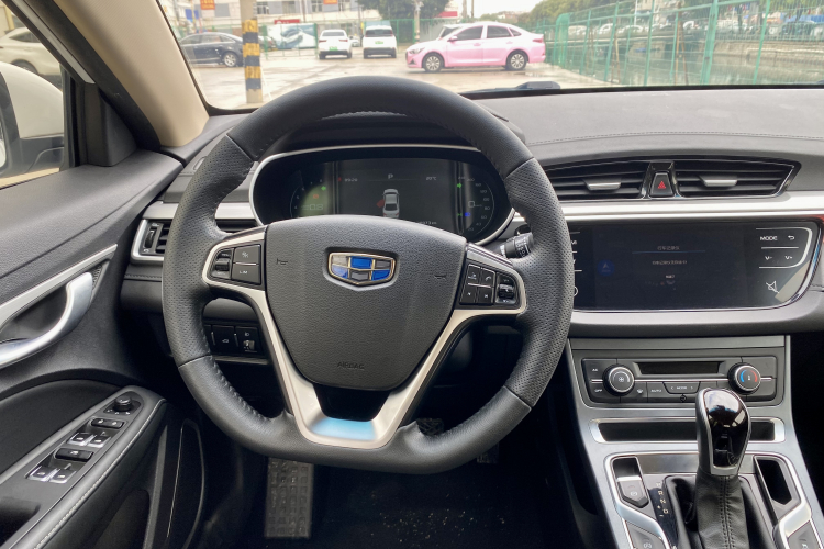 GEELY Emgrand 2019 #16 GEELY Emgrand 2019 car image #16