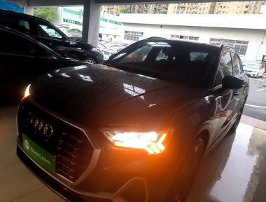 Audi Q3 2019 car image 