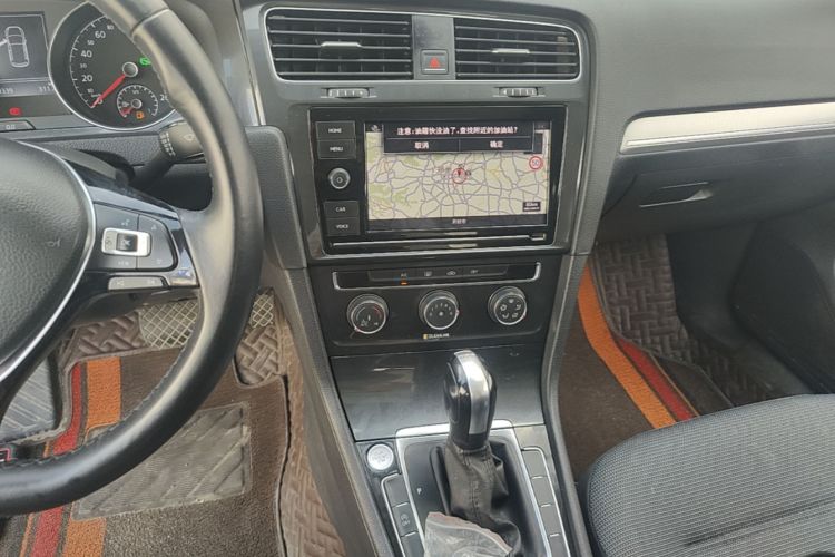 Volkswagen Golf 2018 car image #13