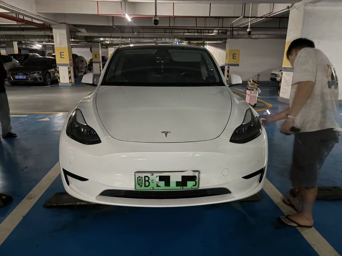 Tesla Model Y 2023 #2 Tesla Model Y 2023 car image #2