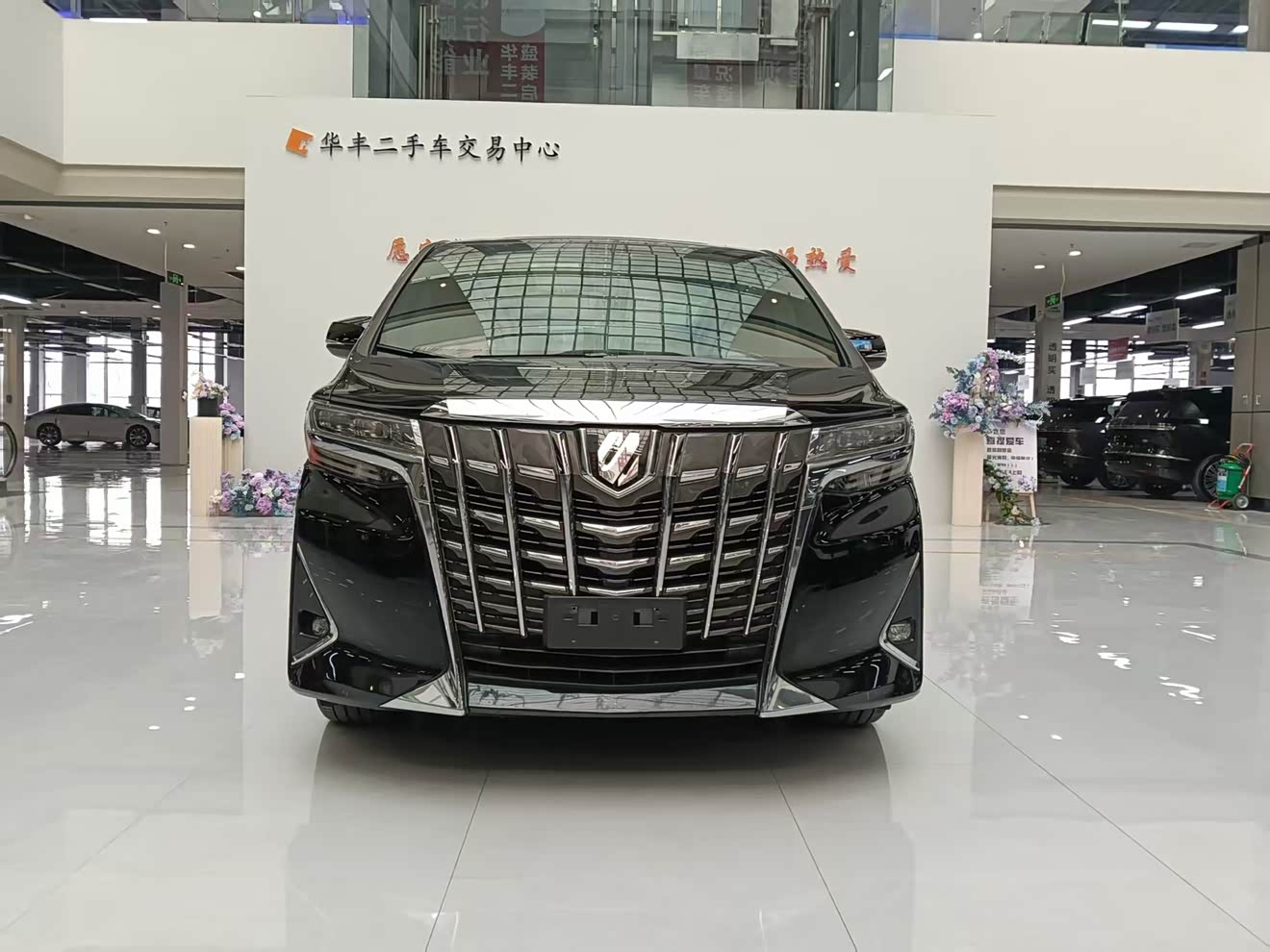 Toyota Alphard 2019 car image 