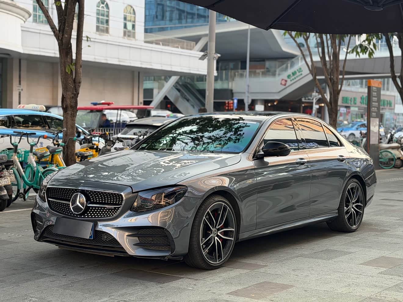 Mercedes-Benz E AMG 2020 immagine di auto 
