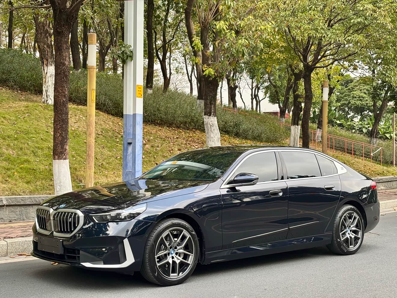 BMW i5 2024 BMW i5 2024 car image