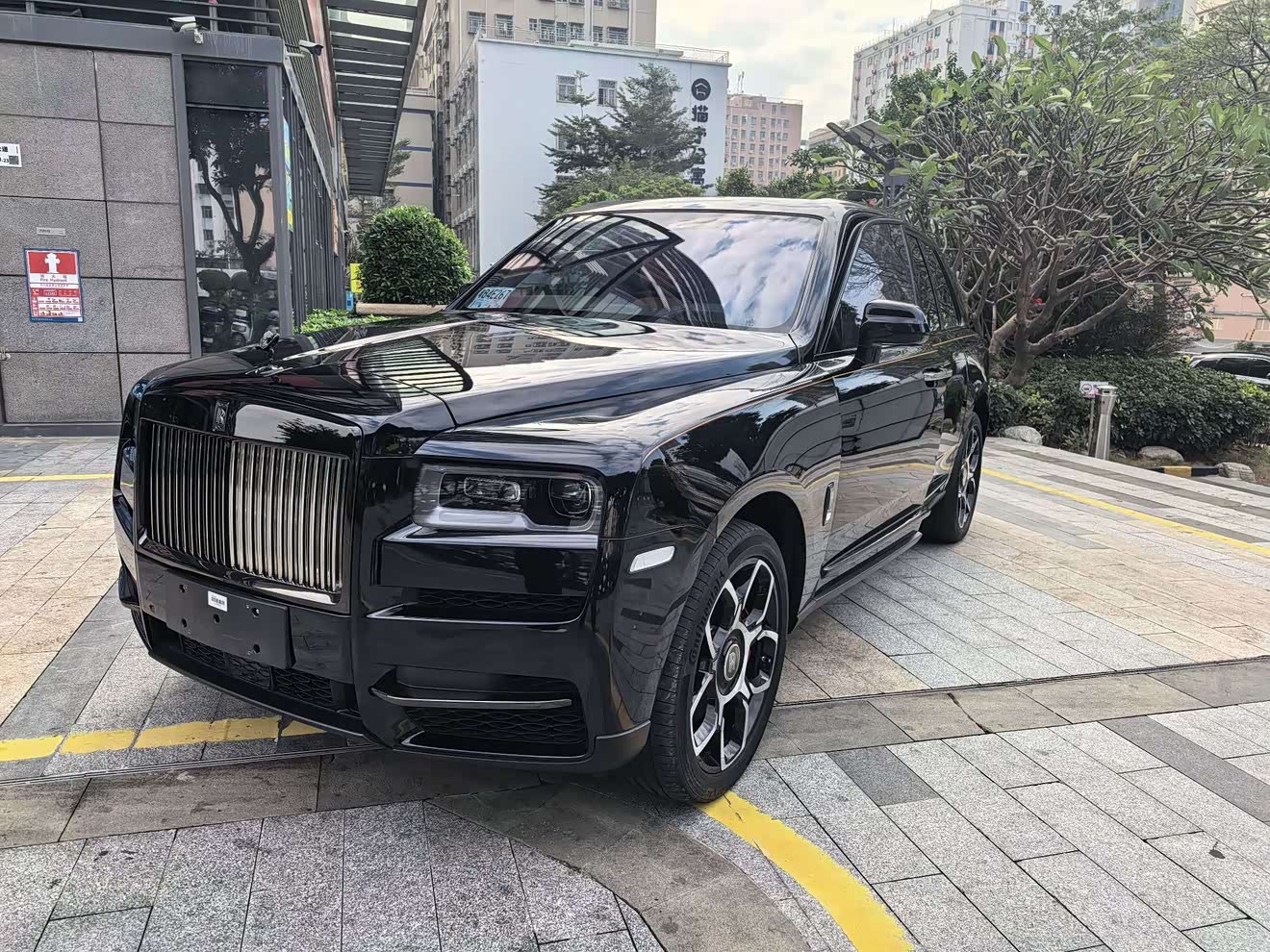 Rolls-Royce Cullinan 2021 Rolls-Royce Cullinan 2021 汽车图片