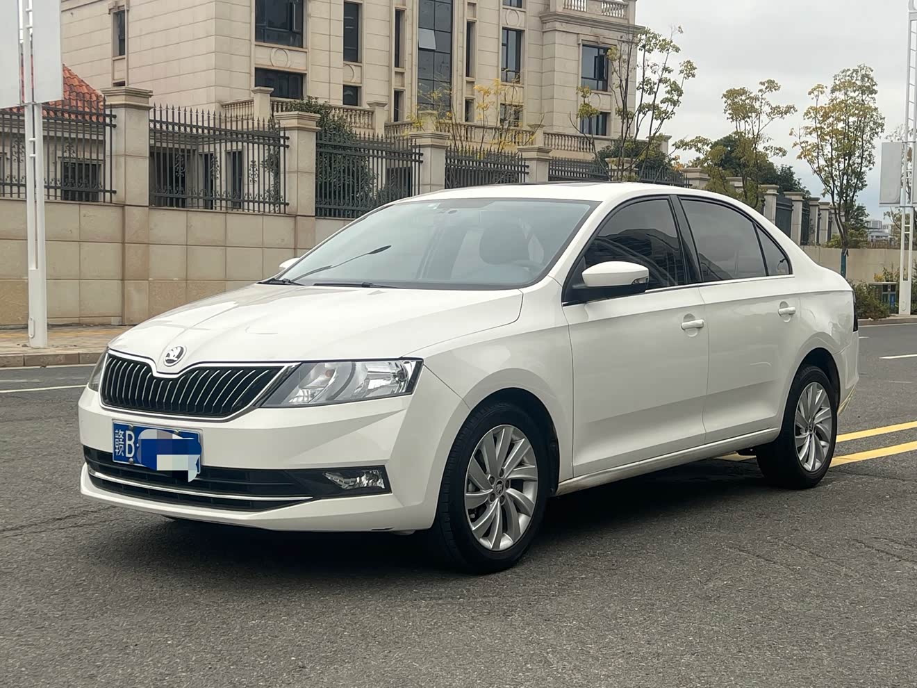 Skoda Rapid 2019 Skoda Rapid 2019 car image