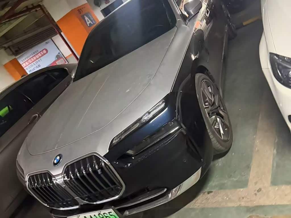 BMW i7 2023 car image 