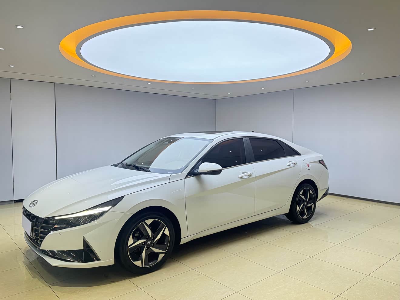Hyundai Elantra 2022 car image 