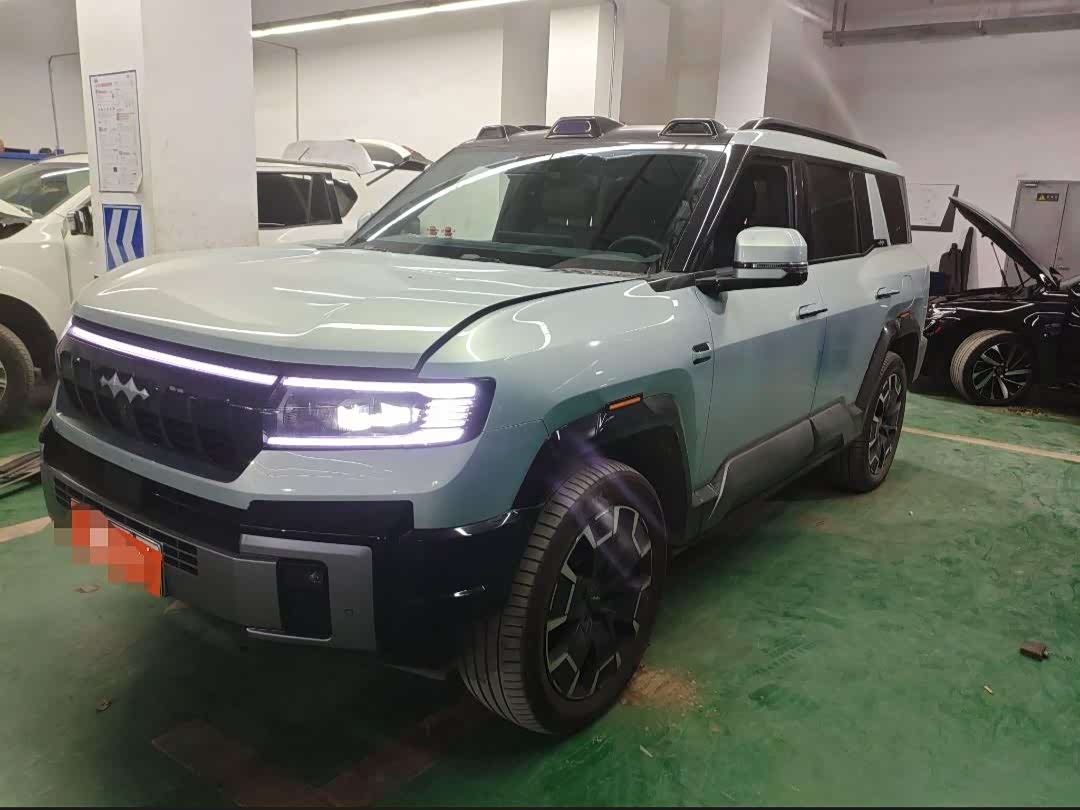 FangChengBao Leopard 8 2024 FangChengBao Leopard 8 2024 car image