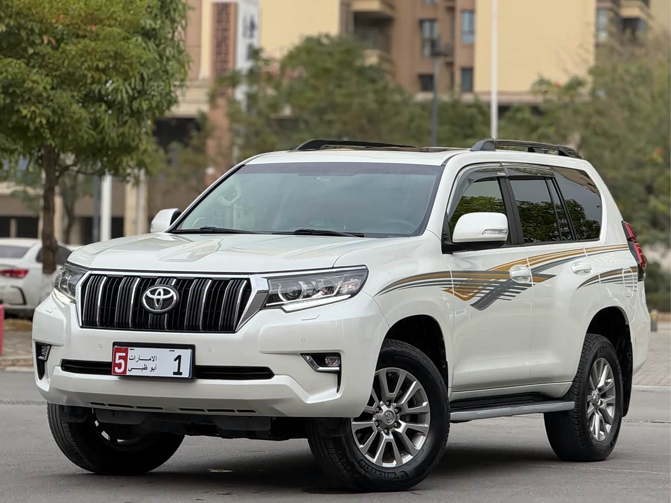 Toyota Land Cruiser Prado 2019 car image 