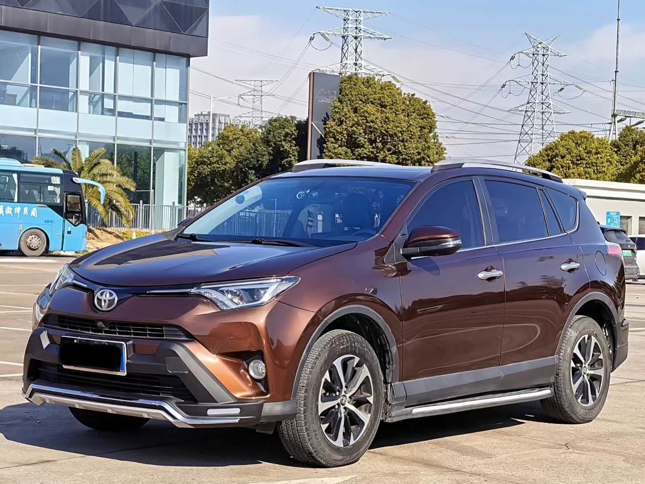 Toyota RAV4 2017 car image 