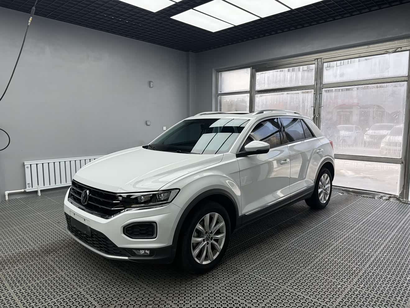 Volkswagen T-Roc 2022 Volkswagen T-Roc 2022 car image