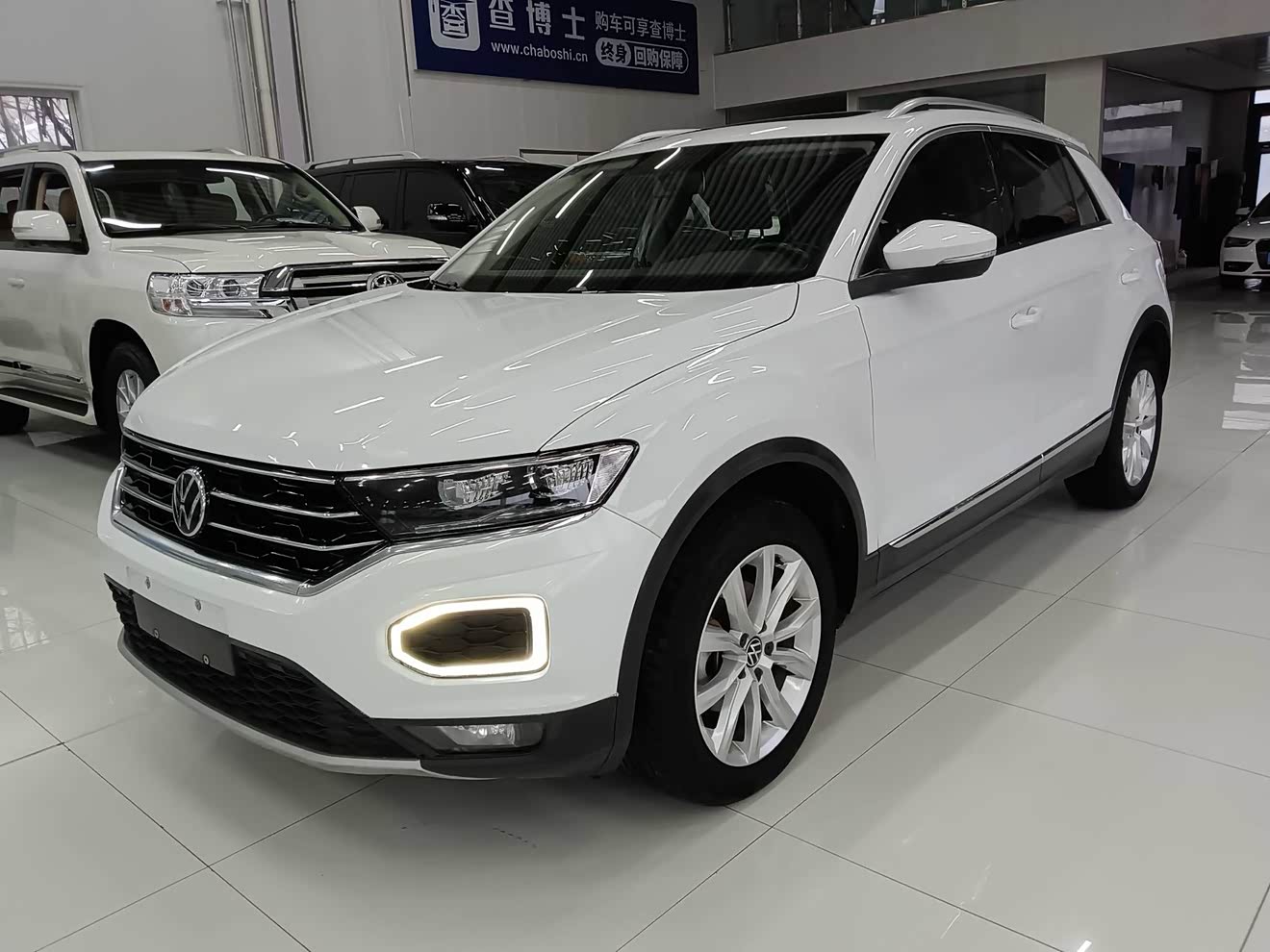 Volkswagen T-Roc 2023 Volkswagen T-Roc 2023 car image