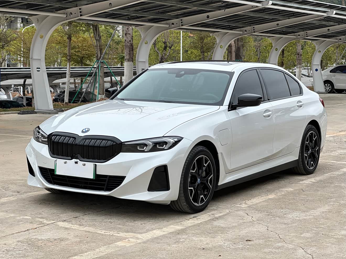 BMW i3 2024 car image 