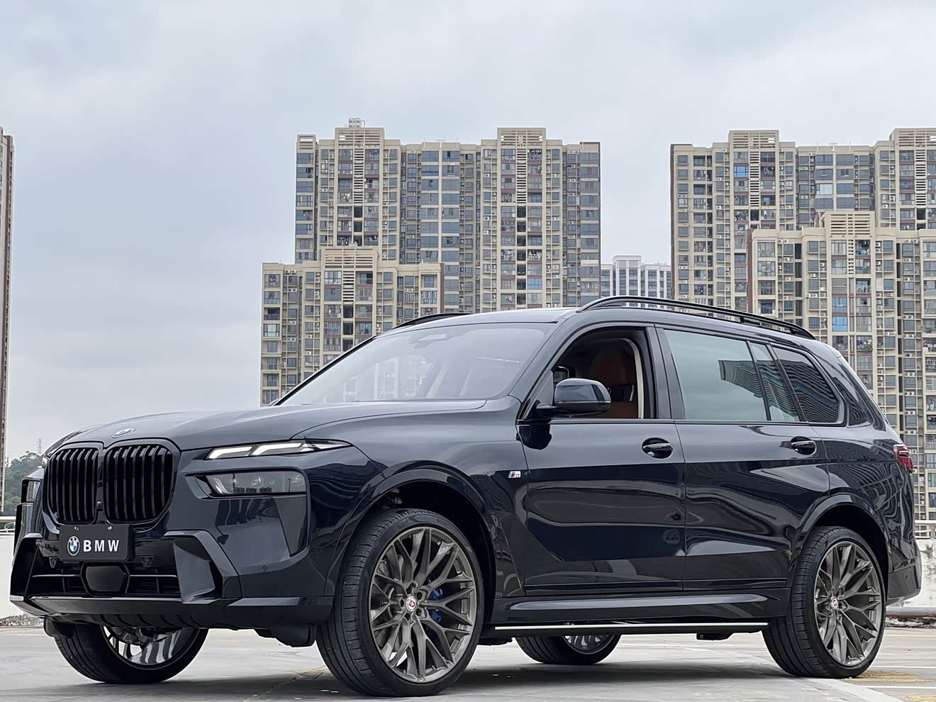 BMW X7 2022 car image 