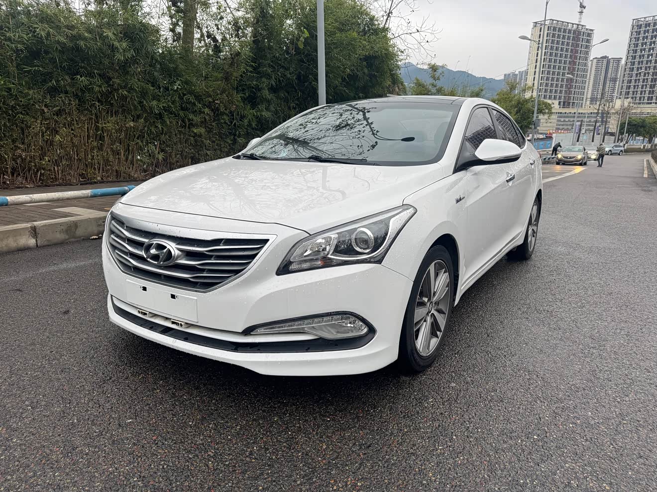 Hyundai Mistra 2016 car image 