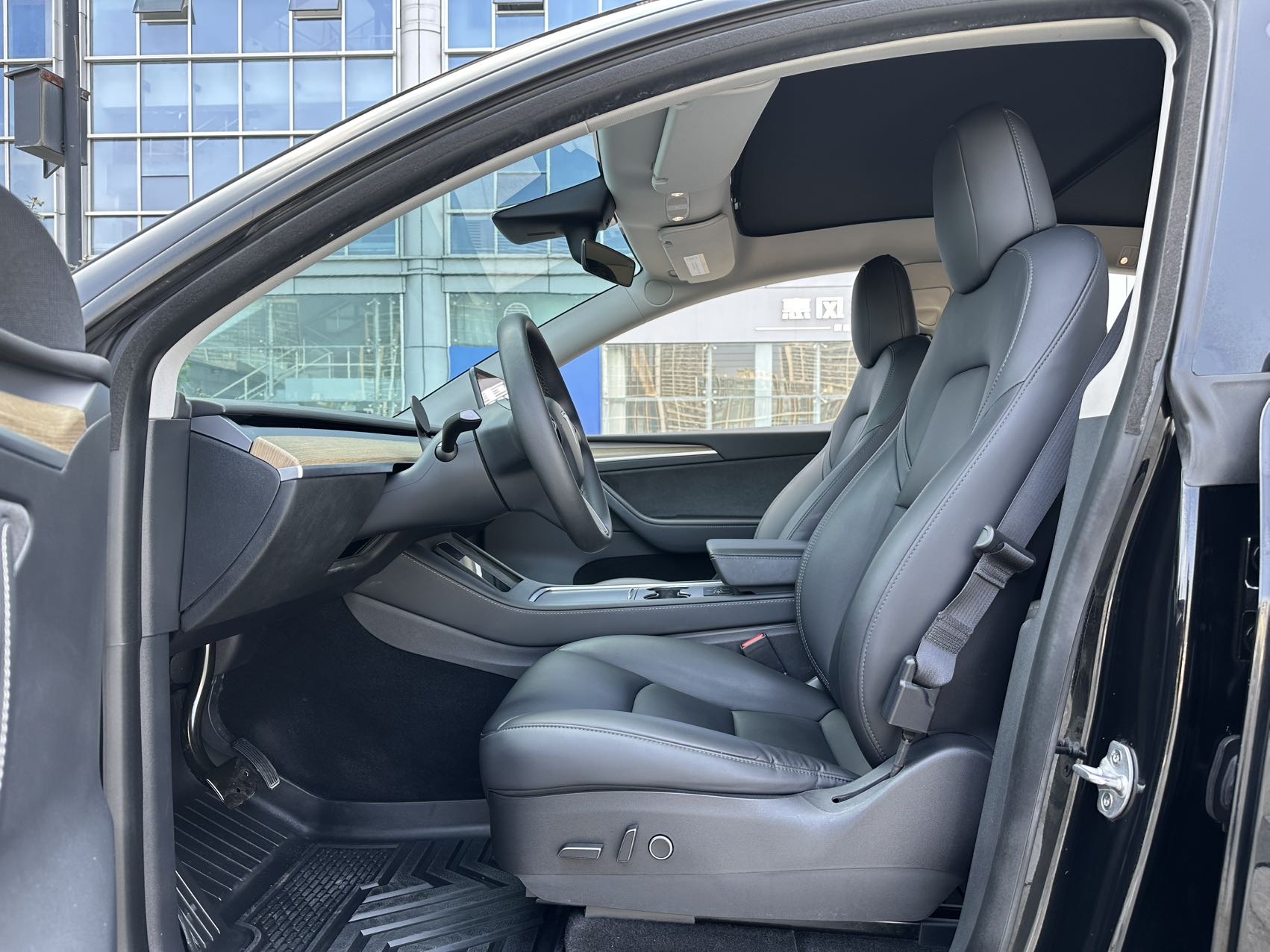 Tesla Model Y 2022 #20 Tesla Model Y 2022 car image #20