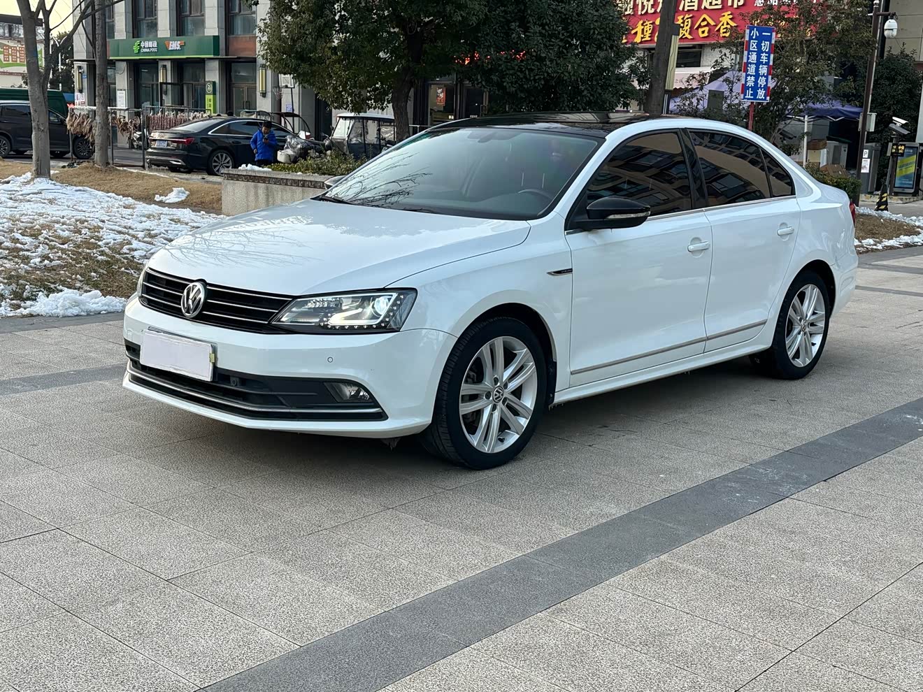 Volkswagen Sagitar 2018 immagine di auto 