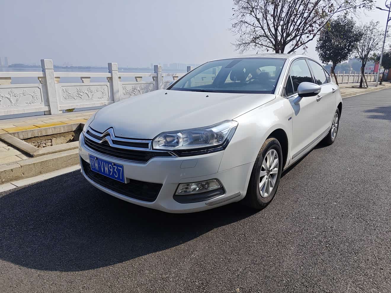 Citroen C5 2015 Citroen C5 2015 car image