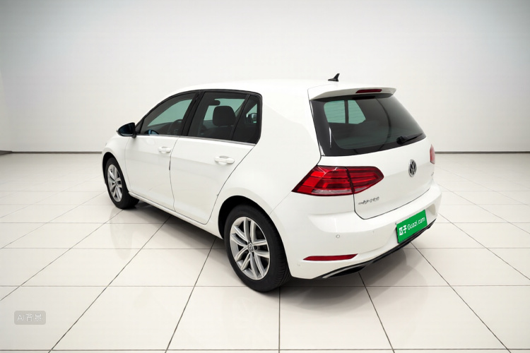 Volkswagen Golf 2018 car image #5