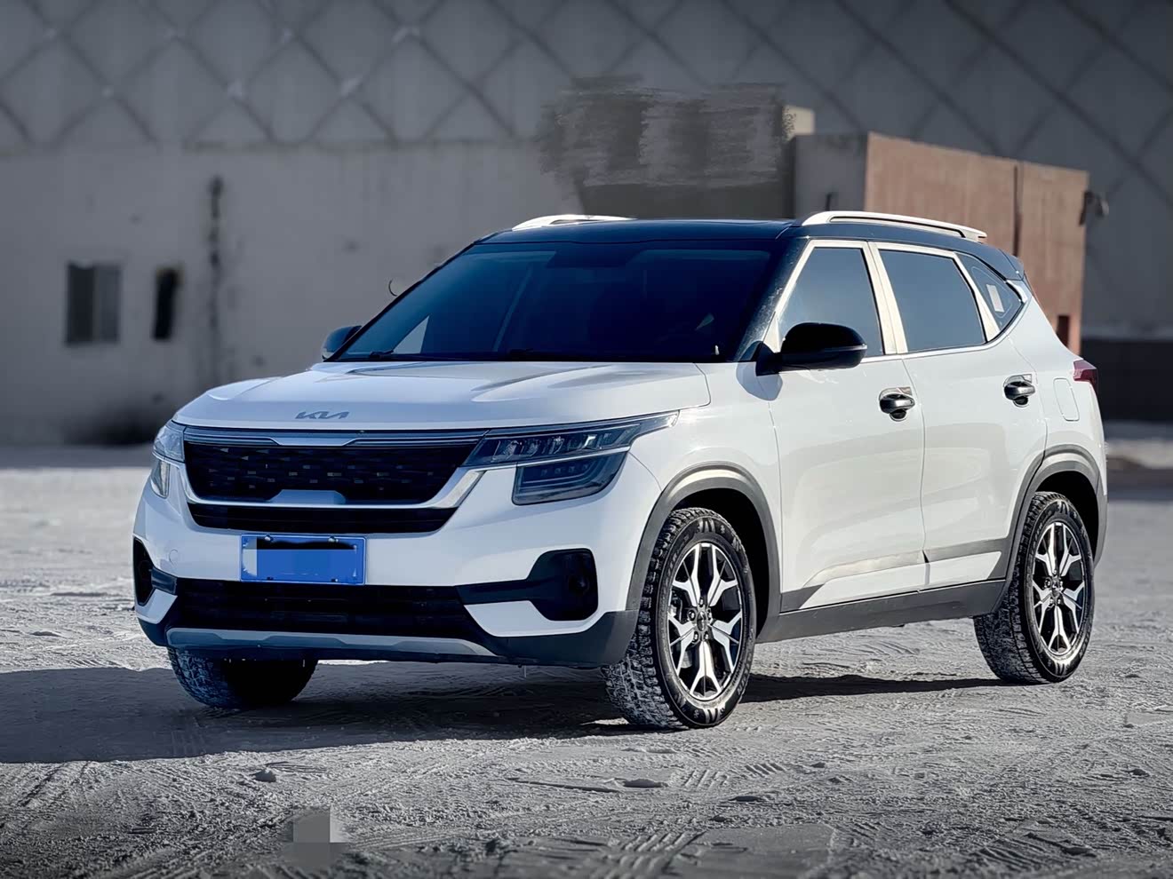 Kia Stonic 2022 汽车图片 