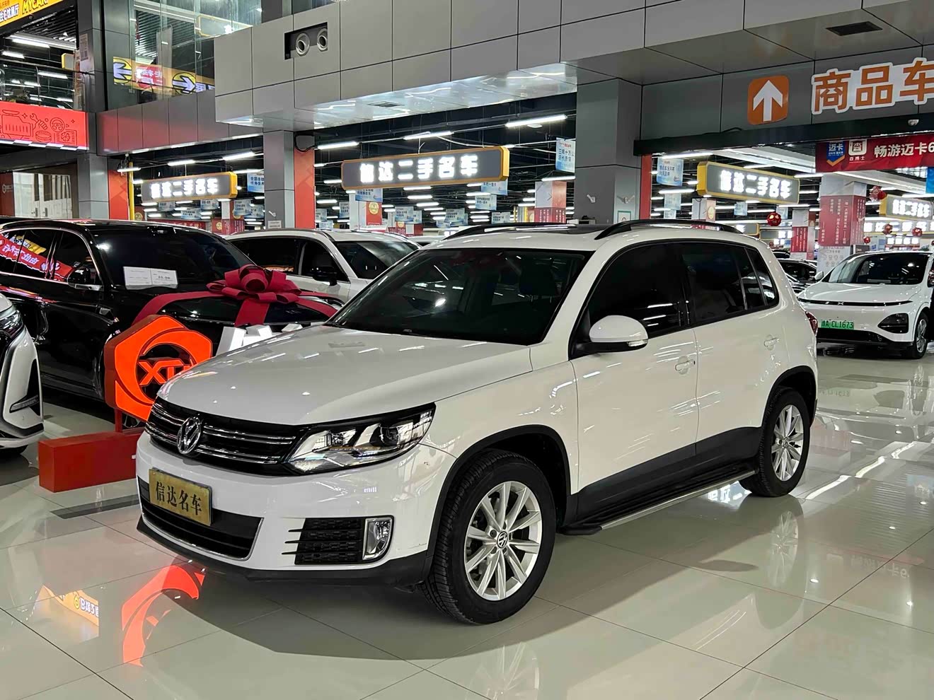 Volkswagen Tiguan 2019 car image 