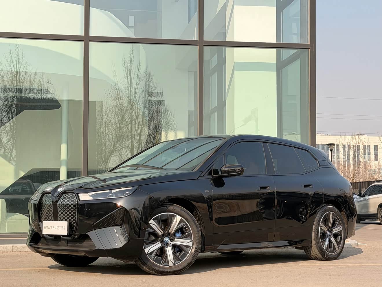 BMW iX M60 2023 car image 