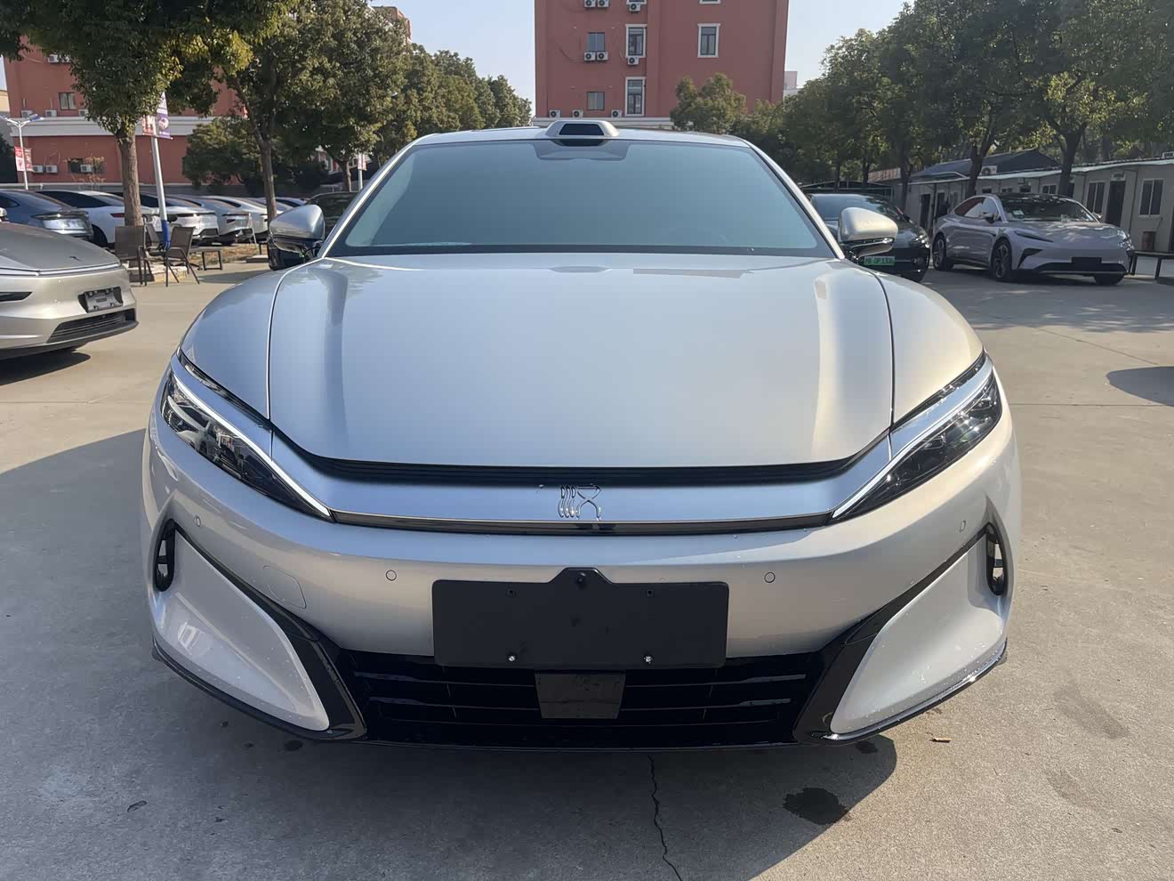 BYD HanL 2025 car image 