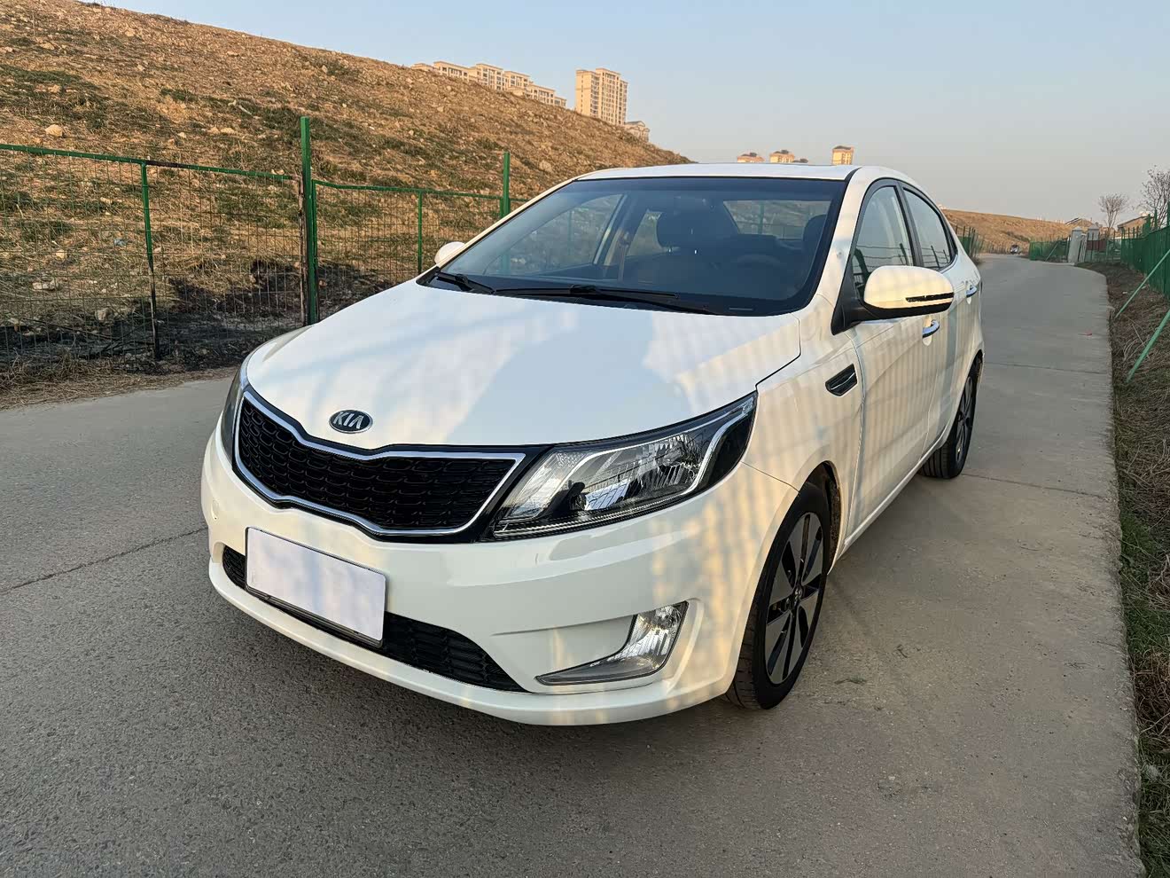 Kia K2 2013 汽车图片 