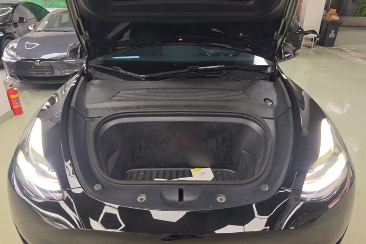 Tesla Model Y 2023 #20 Tesla Model Y 2023 car image #20