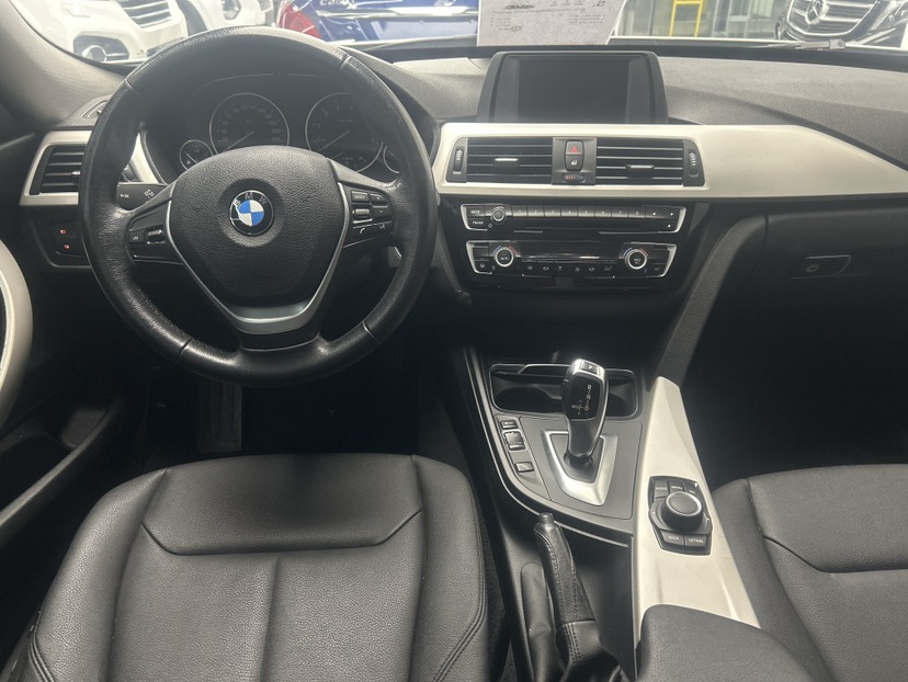 BMW 3 Series GT 2017 #4 BMW 3 Series GT 2017 car image #4