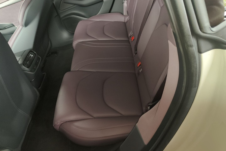 MI SU7 2025 car image #13
