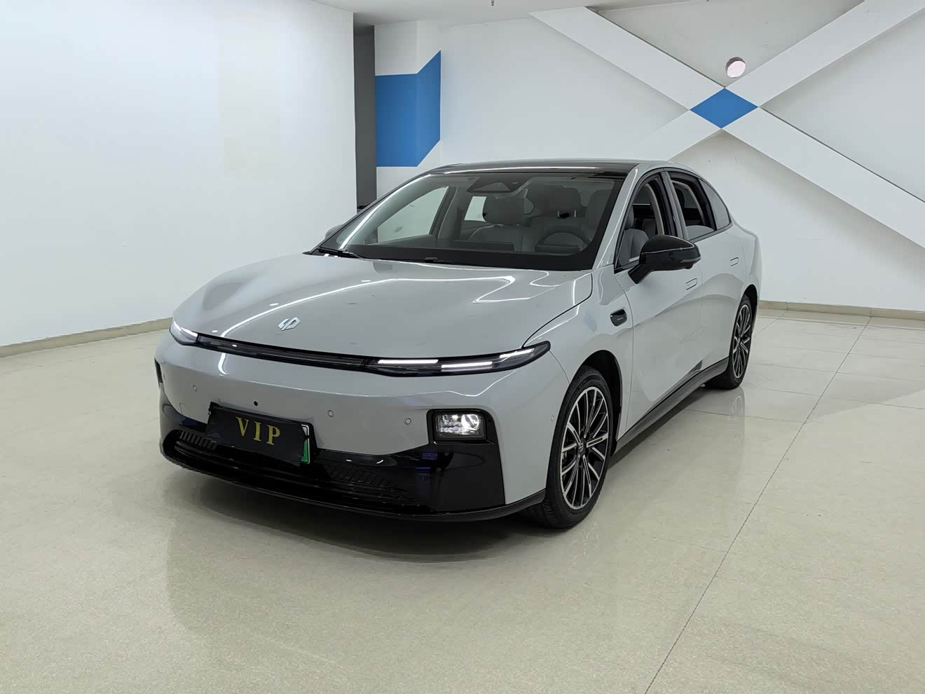 Leapmotor B01 2025 汽车图片 