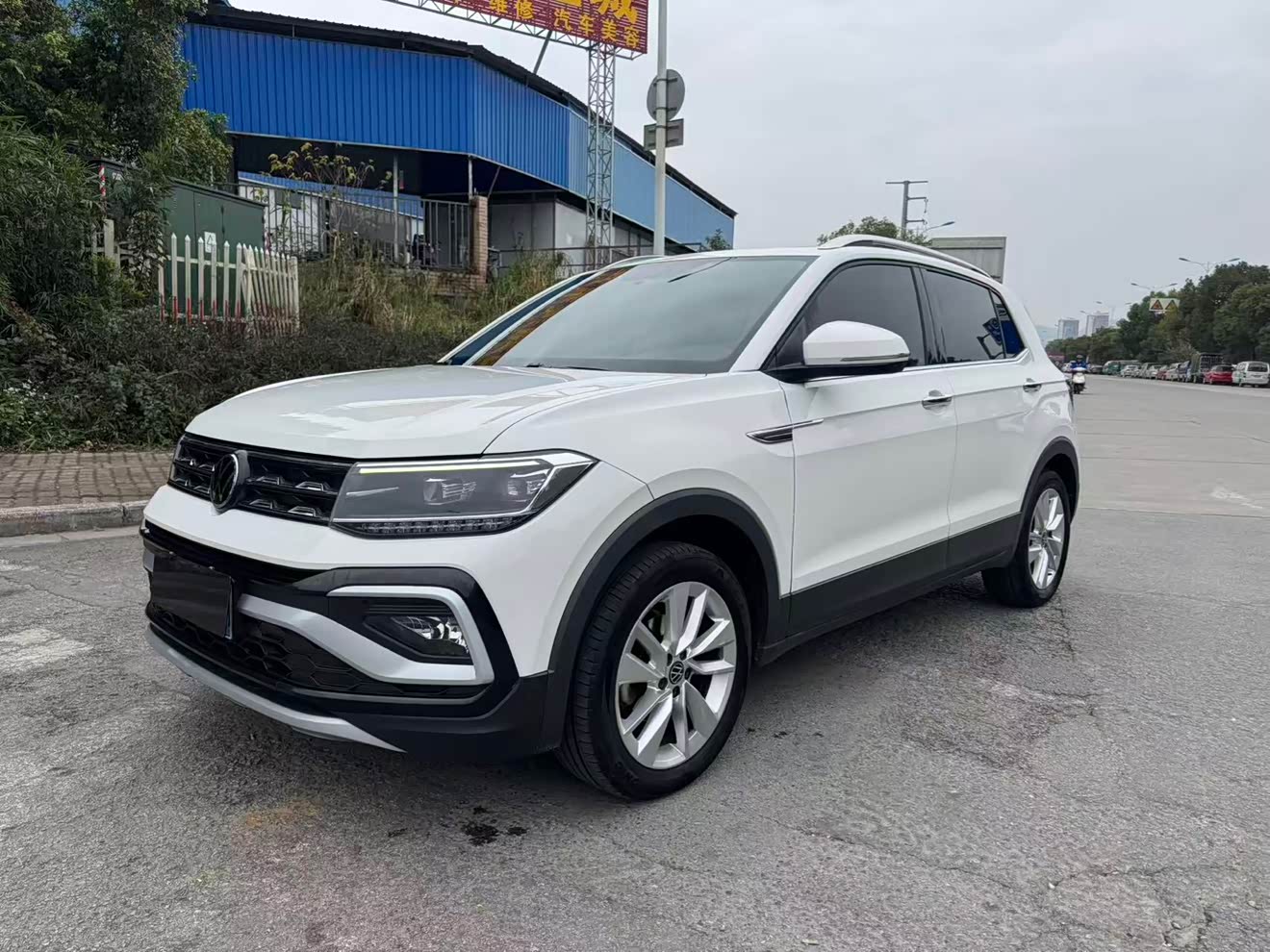 Volkswagen T-Cross 2021 car image 