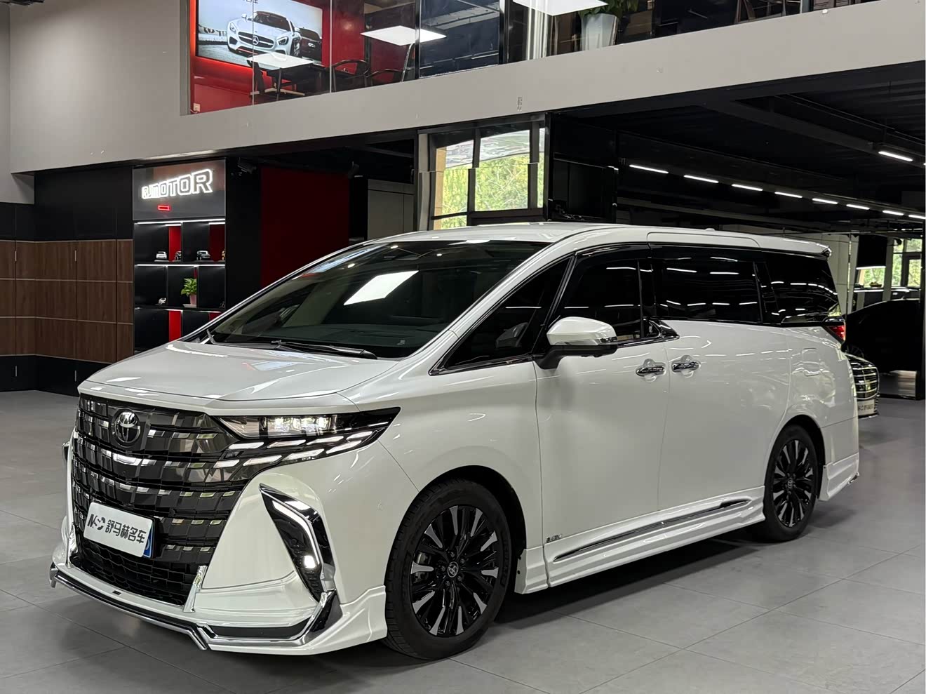 Toyota Alphard 2024 汽车图片 
