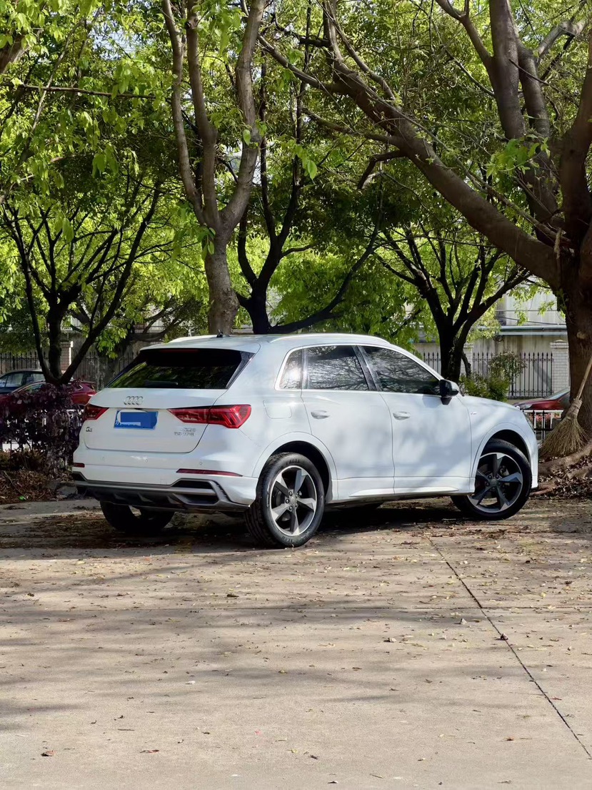 Audi Q3 2021 car image #6