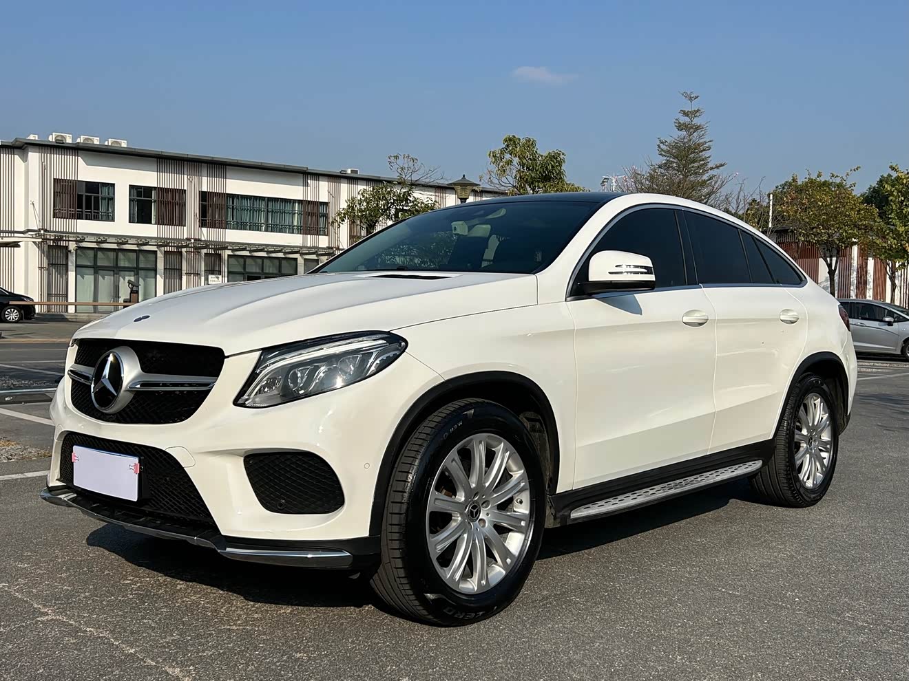 Mercedes-Benz GLE Coupe 2017 Mercedes-Benz GLE Coupe 2017 car image