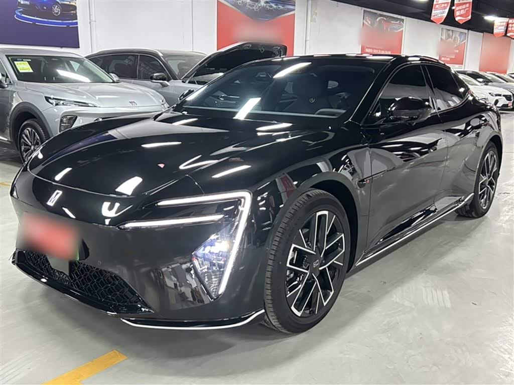 Avatr 06 2025 car image 