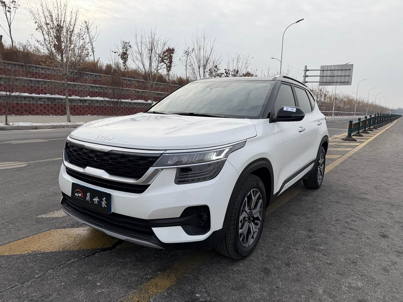 Kia Stonic 2022 汽车图片 