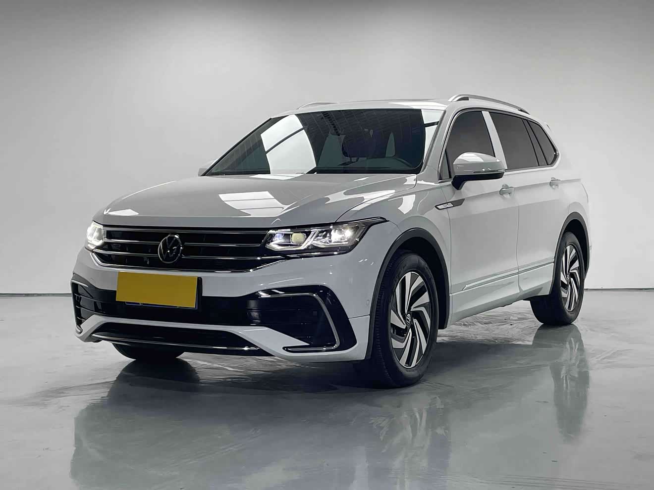 Volkswagen Tiguan L 2024 imagen de coche 