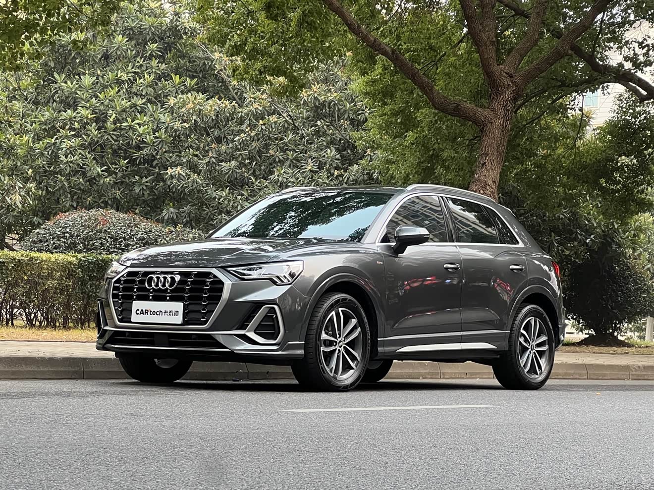 Audi Q3 2021 car image 